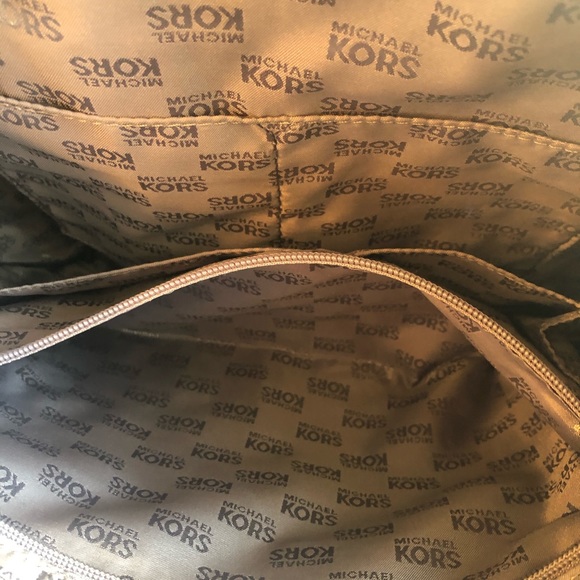 Beautiful Gray Michael Kors shoulder handbag - Picture 5 of 8